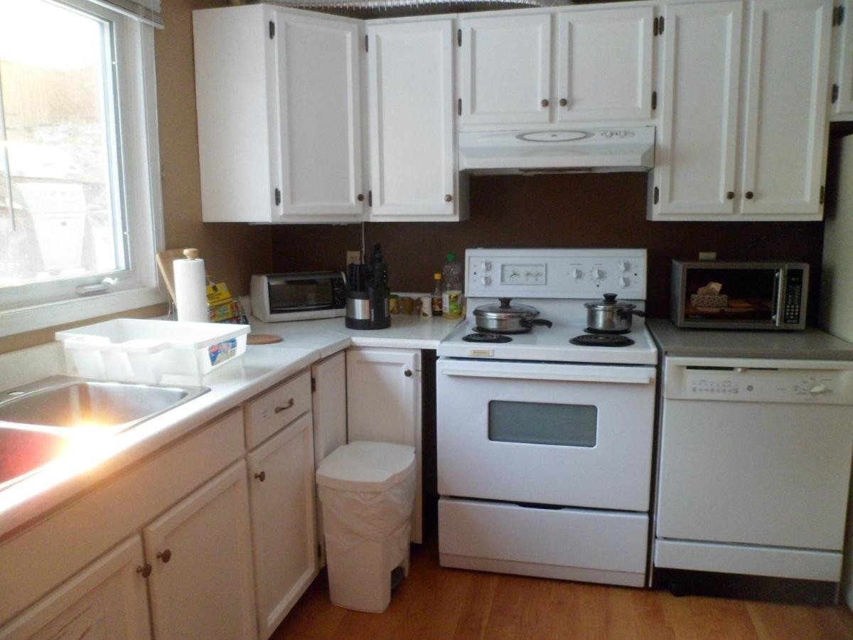 Jenny Guest House Yellowknife Bagian luar foto